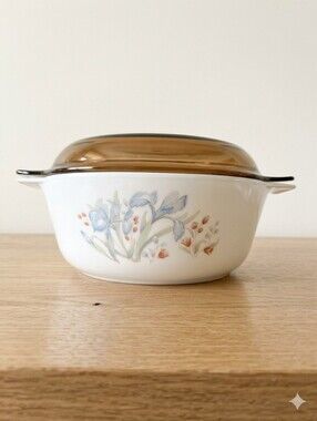 🌸 Vintage Pyrex England Oven Dish – Blue Iris Motif